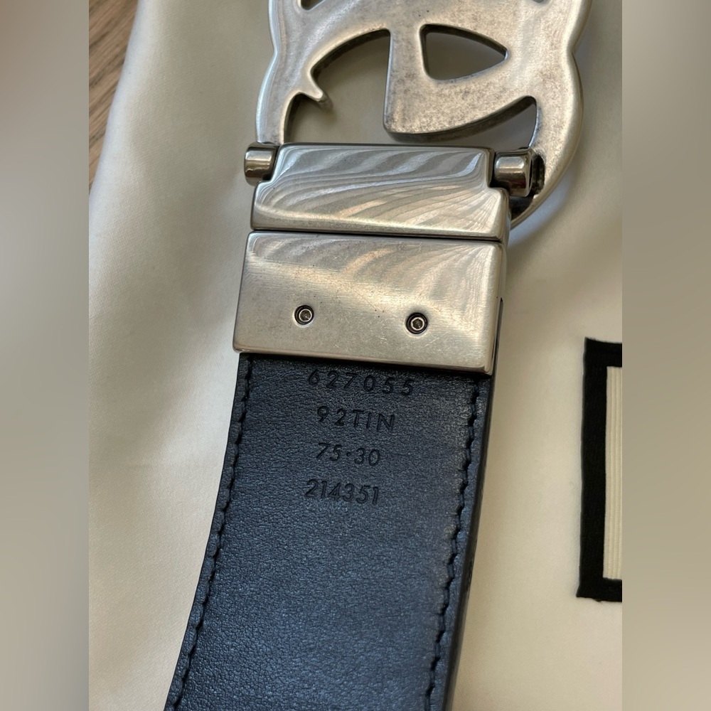 GUCCI GG Marmont reversible belt in beige and blue GG Supreme - Picture 6 of 12